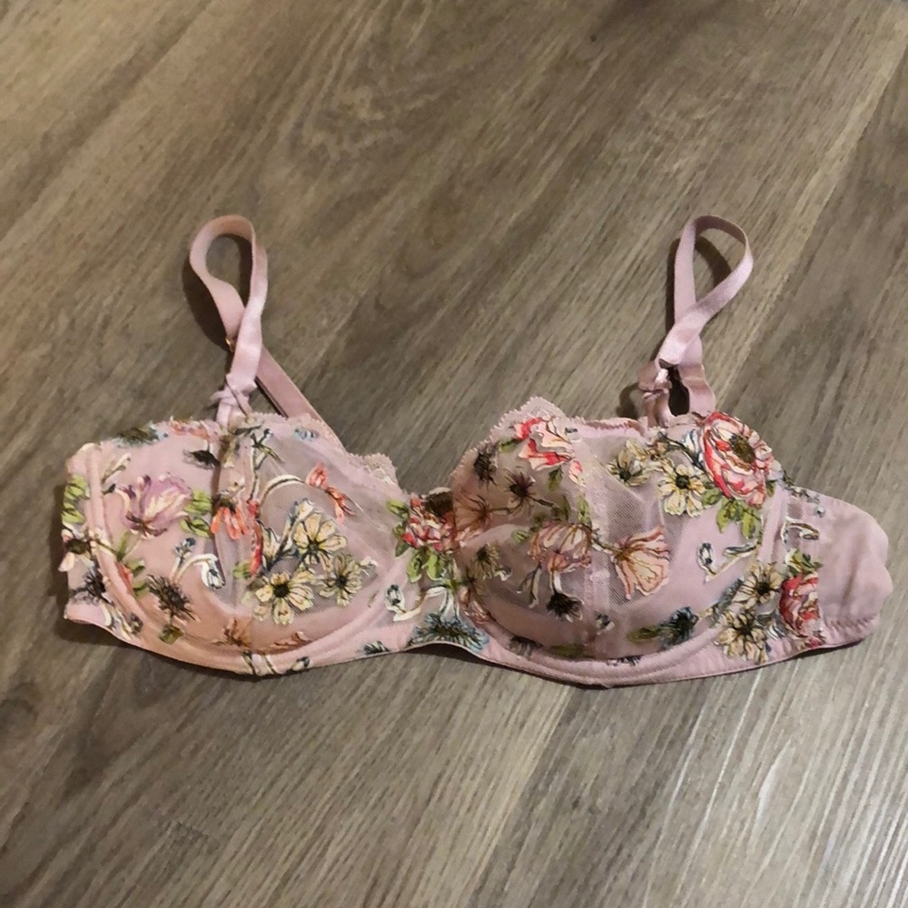 Victoria’s Secret dream angels unlined bra